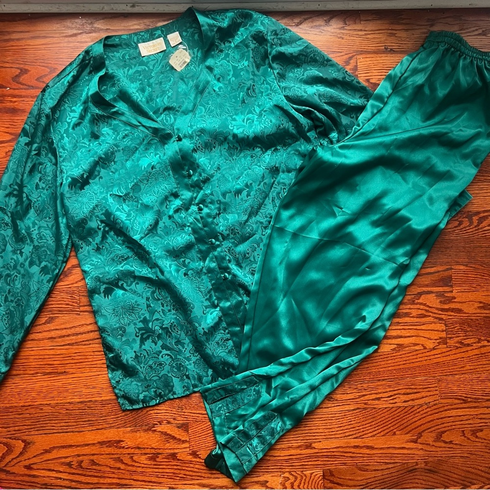 NWT Vintage Victoria’s Secret Gold Label Green Pajama Set Top Pants Size M